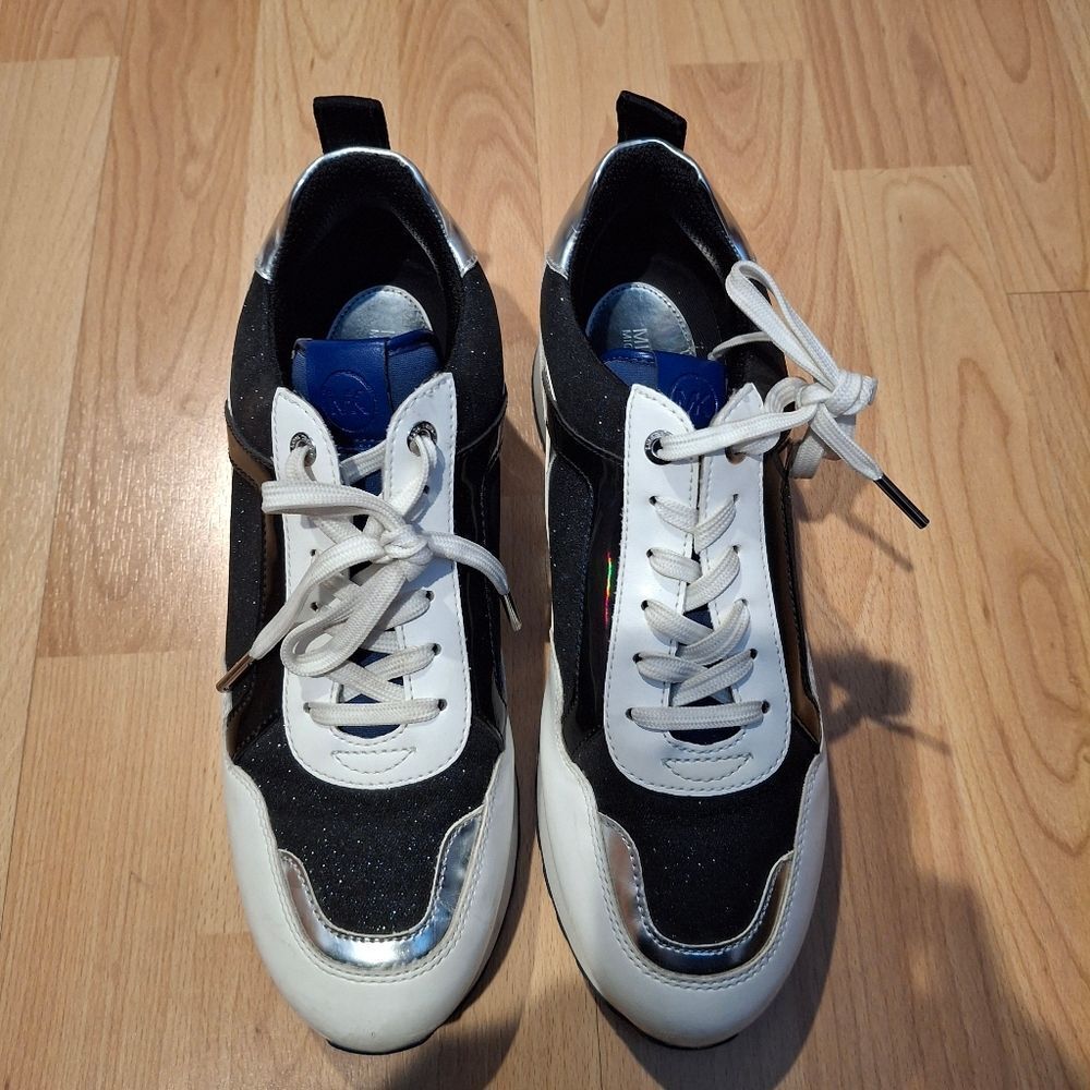 Michael Kors Sparkling Sneakers - Picture 3 of 13